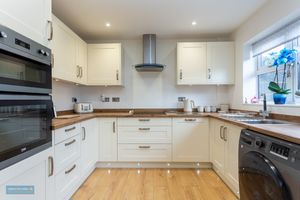 Kitchen- click for photo gallery